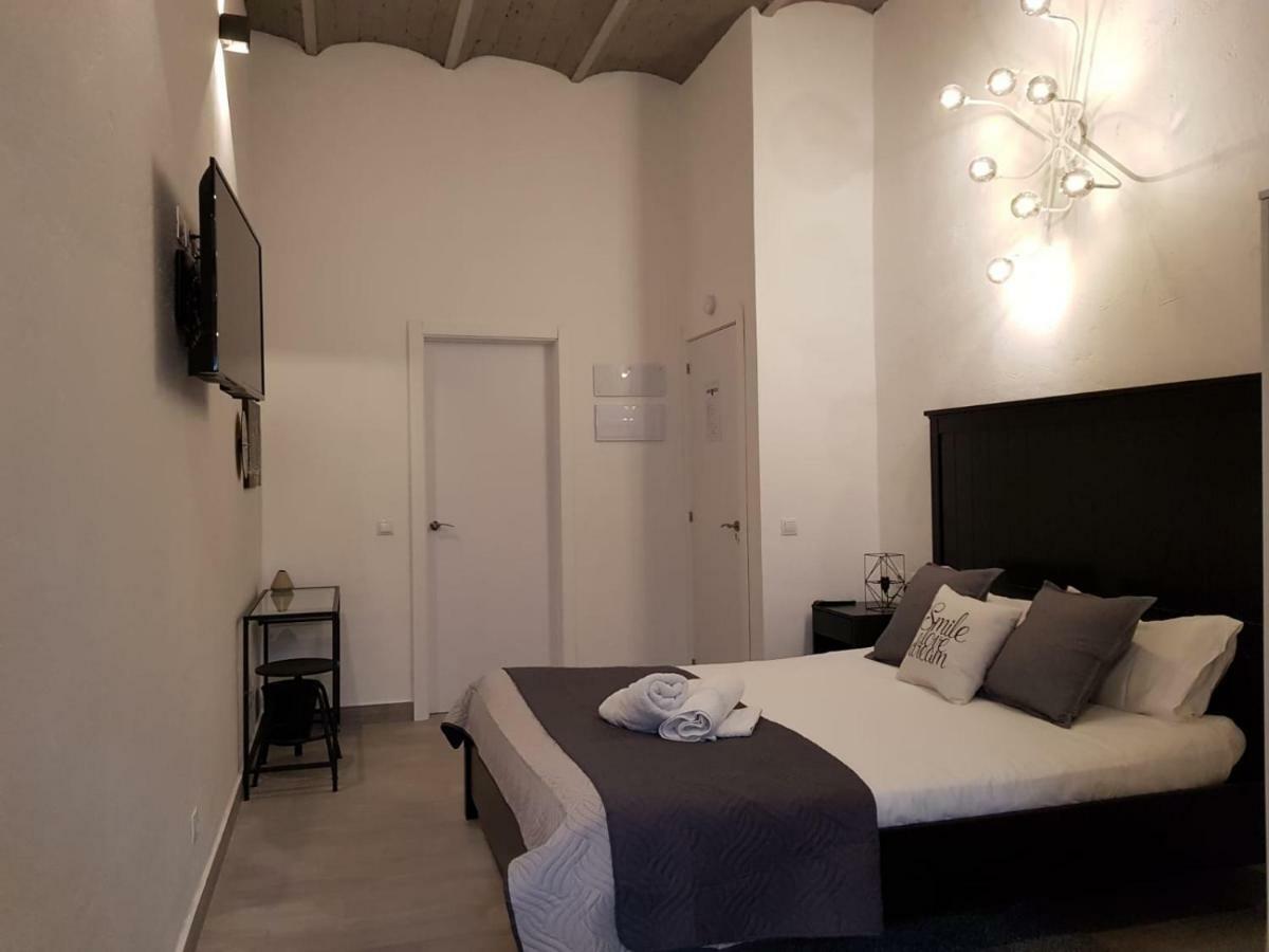 Florista Bonito Alojamiento Bien Comunicado Hotel Valencia Exterior photo